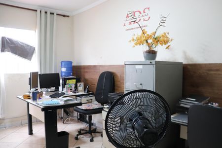 Casa à venda com 125m², 3 quartos e 2 vagasEdícula - Escritório
