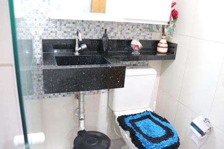 Casa à venda com 125m², 3 quartos e 2 vagasBanheiro 