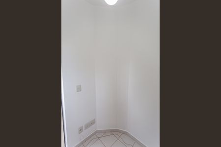 Apartamento à venda com 89m², 3 quartos e 2 vagas Apartamento à venda com 89m², 3 quartos e 2 vagasQuarto de Serviço