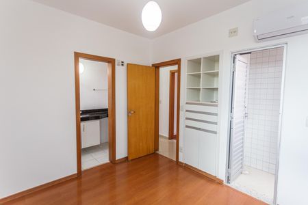 Apartamento à venda com 89m², 3 quartos e 2 vagas Apartamento à venda com 89m², 3 quartos e 2 vagasSuíte