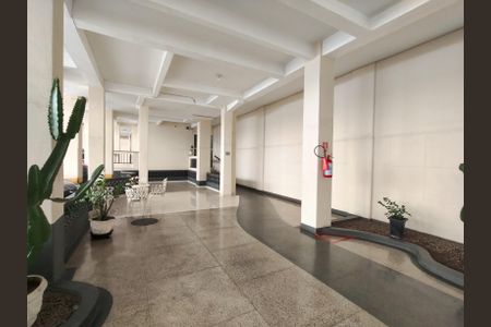 Apartamento para alugar com 60m², 2 quartos e sem vagaFachada e portaria