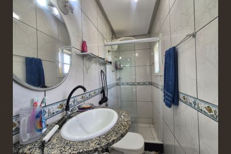 Casa de condomínio à venda com 220m², 4 quartos e 3 vagas Casa de condomínio à venda com 220m², 4 quartos e 3 vagasSuíte