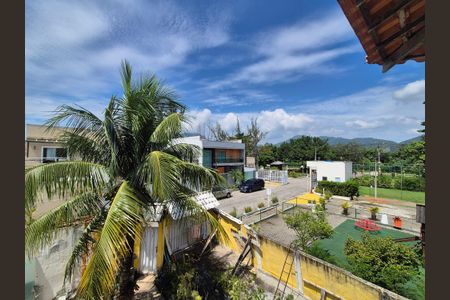 Casa de condomínio à venda com 220m², 4 quartos e 3 vagas Casa de condomínio à venda com 220m², 4 quartos e 3 vagasVista