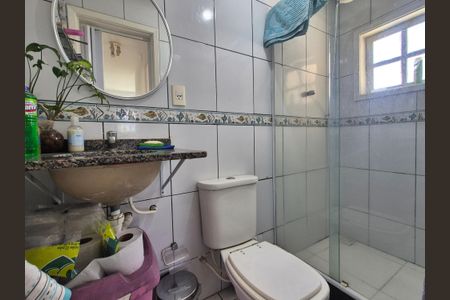 Casa de condomínio à venda com 220m², 4 quartos e 3 vagas Casa de condomínio à venda com 220m², 4 quartos e 3 vagasBanheiro