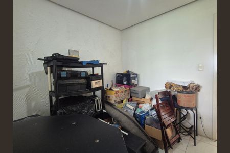 Casa de condomínio à venda com 220m², 4 quartos e 3 vagas Casa de condomínio à venda com 220m², 4 quartos e 3 vagasQuarto