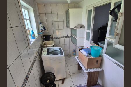 Casa de condomínio à venda com 220m², 4 quartos e 3 vagas Casa de condomínio à venda com 220m², 4 quartos e 3 vagasÁrea de Serviço