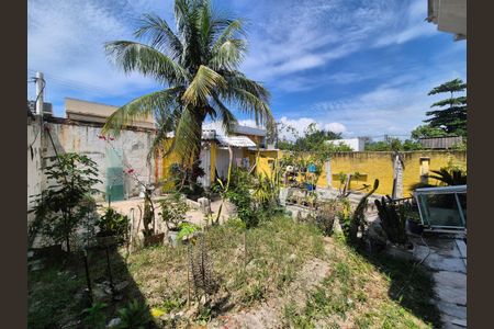 Casa de condomínio à venda com 220m², 4 quartos e 3 vagas Casa de condomínio à venda com 220m², 4 quartos e 3 vagasÁrea externa