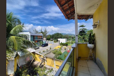 Casa de condomínio à venda com 220m², 4 quartos e 3 vagas Casa de condomínio à venda com 220m², 4 quartos e 3 vagasSuíte