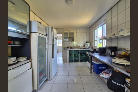 Casa de condomínio à venda com 220m², 4 quartos e 3 vagas Casa de condomínio à venda com 220m², 4 quartos e 3 vagasCozinha