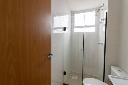Apartamento para alugar com 55m², 2 quartos e 2 vagas Apartamento para alugar com 55m², 2 quartos e 2 vagasBanheiro
