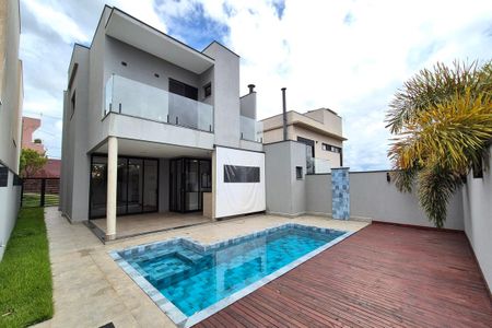 Casa de condomínio à venda com 280m², 3 quartos e 2 vagasFachada Fundos 