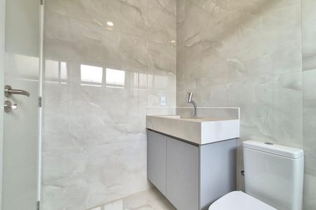 Casa de condomínio à venda com 280m², 3 quartos e 2 vagasBanheiro da Suíte 2