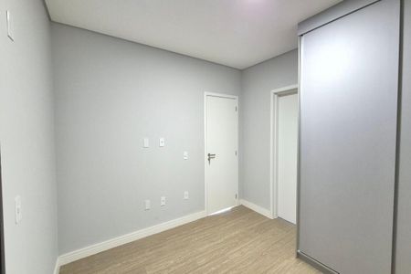 Casa de condomínio à venda com 280m², 3 quartos e 2 vagasQuarto 2 - Suíte