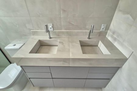 Casa de condomínio à venda com 280m², 3 quartos e 2 vagasDetalhe do Banheiro da Suíte 3 