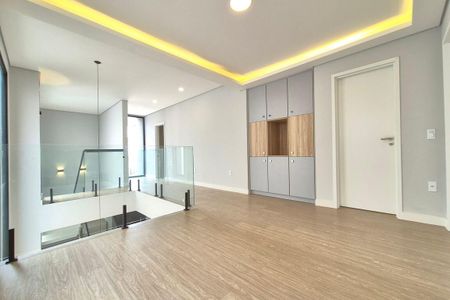 Casa de condomínio à venda com 280m², 3 quartos e 2 vagasEscritório 