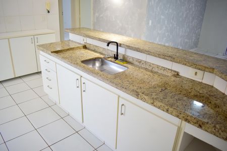 Apartamento para alugar com 123m², 2 quartos e 2 vagasCozinha - Armários