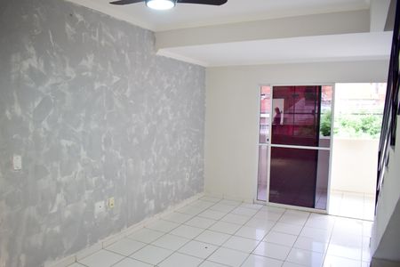 Apartamento para alugar com 123m², 2 quartos e 2 vagasSala