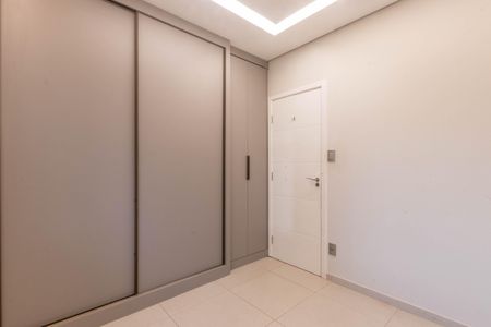 Apartamento à venda com 80m², 3 quartos e 1 vagaQuarto 2