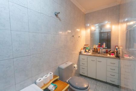 Casa à venda com 130m², 3 quartos e 2 vagasBanheiro da suíte 