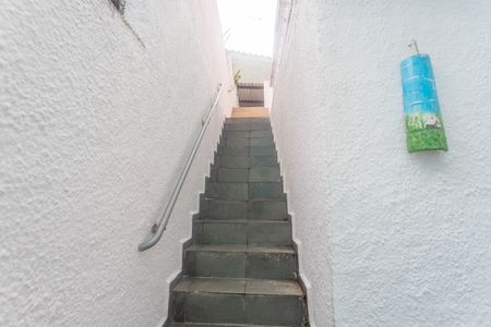 Casa à venda com 130m², 3 quartos e 2 vagasEscada 