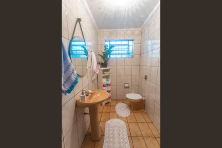 Casa à venda com 130m², 3 quartos e 2 vagasBanheiro social 2