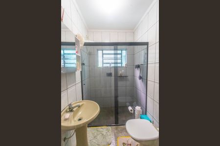 Casa à venda com 130m², 3 quartos e 2 vagasBanheiro social 1