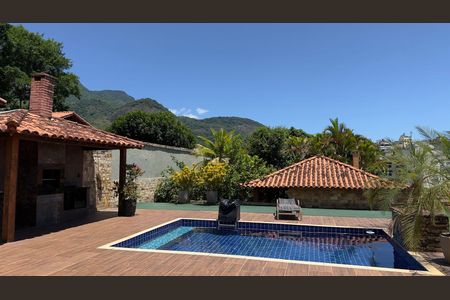 Casa à venda com 600m², 4 quartos e 4 vagas