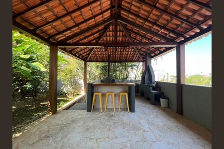 Casa à venda com 600m², 4 quartos e 4 vagas