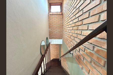 Casa de condomínio para alugar com 65m², 2 quartos e 1 vagaEscada