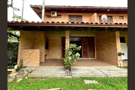 Casa de condomínio para alugar com 65m², 2 quartos e 1 vagaFachada