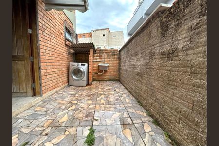 Casa de condomínio para alugar com 65m², 2 quartos e 1 vagaÁrea de Serviço