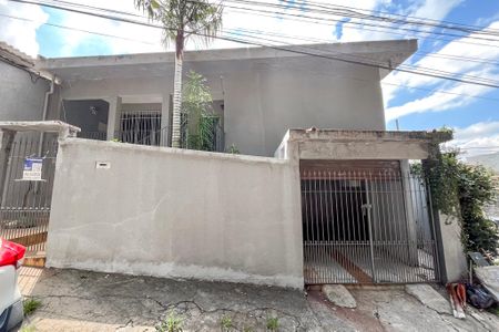 Casa para alugar com 110m², 2 quartos e 1 vaga Casa para alugar com 110m², 2 quartos e 1 vagaFachada