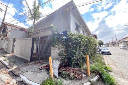 Casa para alugar com 110m², 2 quartos e 1 vaga Casa para alugar com 110m², 2 quartos e 1 vagaFachada