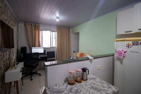 Sala/Cozinha de casa para alugar com 2 quartos, 40m² em Parque Regina, São Paulo