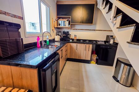 Apartamento à venda com 90m², 2 quartos e 2 vagas Apartamento à venda com 90m², 2 quartos e 2 vagasCozinha