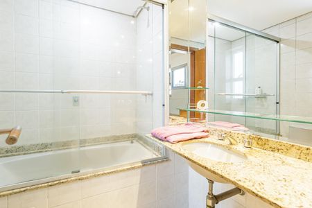Apartamento para alugar com 144m², 4 quartos e 3 vagasBanheiro da Suíte 2
