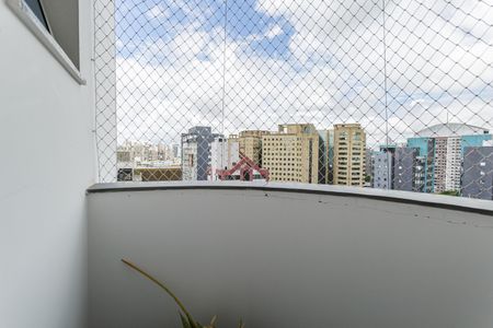 Apartamento para alugar com 144m², 4 quartos e 3 vagasVaranda