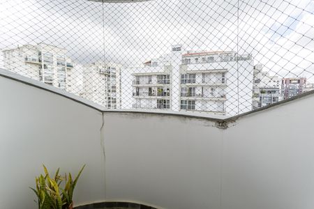 Apartamento para alugar com 144m², 4 quartos e 3 vagasVaranda