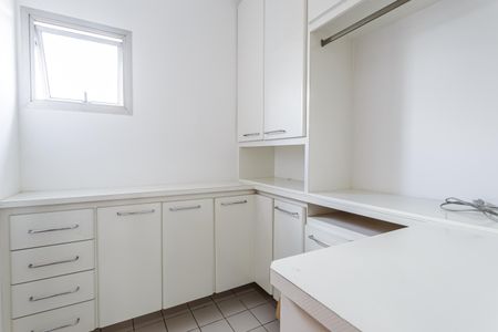 Apartamento para alugar com 144m², 4 quartos e 3 vagasQuarto de Serviço