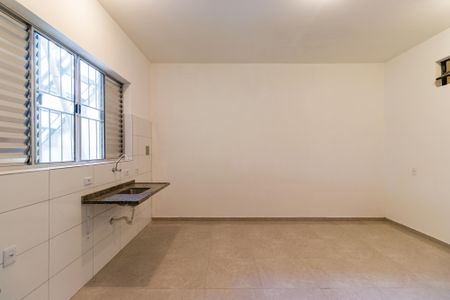 Casa para alugar com 1 quarto, 42m² em Parque Arariba, São Paulo