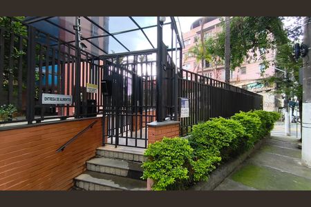 Apartamento para alugar com 70m², 2 quartos e 2 vagasFachada + Plaquinha