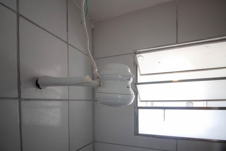 Banheiro de casa para alugar com 1 quarto, 28m² em Parque Arariba, São Paulo