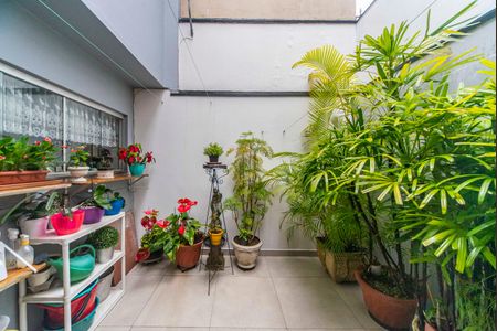 Casa à venda com 181m², 3 quartos e 2 vagas Casa à venda com 181m², 3 quartos e 2 vagasQuintal e Churrasqueira