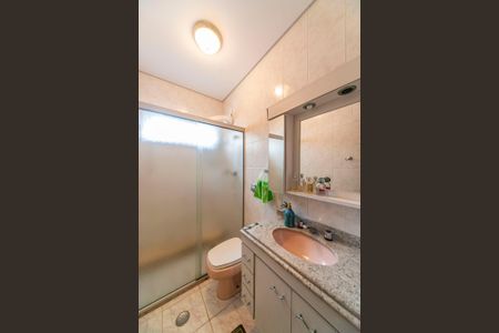 Casa à venda com 181m², 3 quartos e 2 vagas Casa à venda com 181m², 3 quartos e 2 vagasBanheiro Social