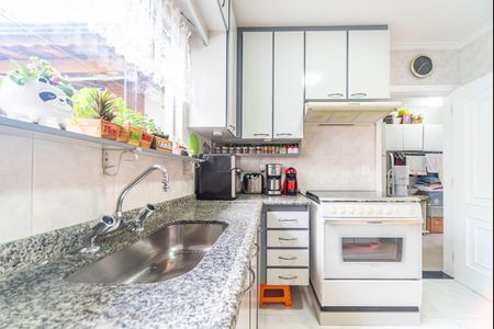 Casa à venda com 181m², 3 quartos e 2 vagas Casa à venda com 181m², 3 quartos e 2 vagasCozinha