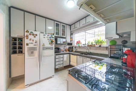 Casa à venda com 181m², 3 quartos e 2 vagas Casa à venda com 181m², 3 quartos e 2 vagasCozinha