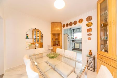 Casa à venda com 181m², 3 quartos e 2 vagas Casa à venda com 181m², 3 quartos e 2 vagasCopa