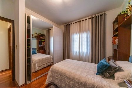 Casa à venda com 181m², 3 quartos e 2 vagas Casa à venda com 181m², 3 quartos e 2 vagasQuarto 1