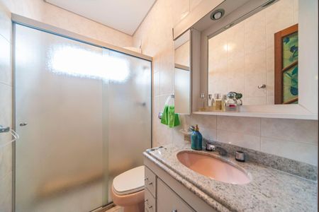 Casa à venda com 181m², 3 quartos e 2 vagas Casa à venda com 181m², 3 quartos e 2 vagasBanheiro Social