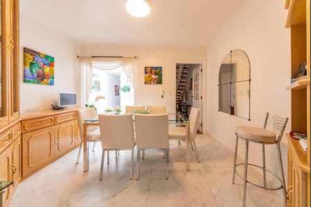 Casa à venda com 181m², 3 quartos e 2 vagas Casa à venda com 181m², 3 quartos e 2 vagasCopa